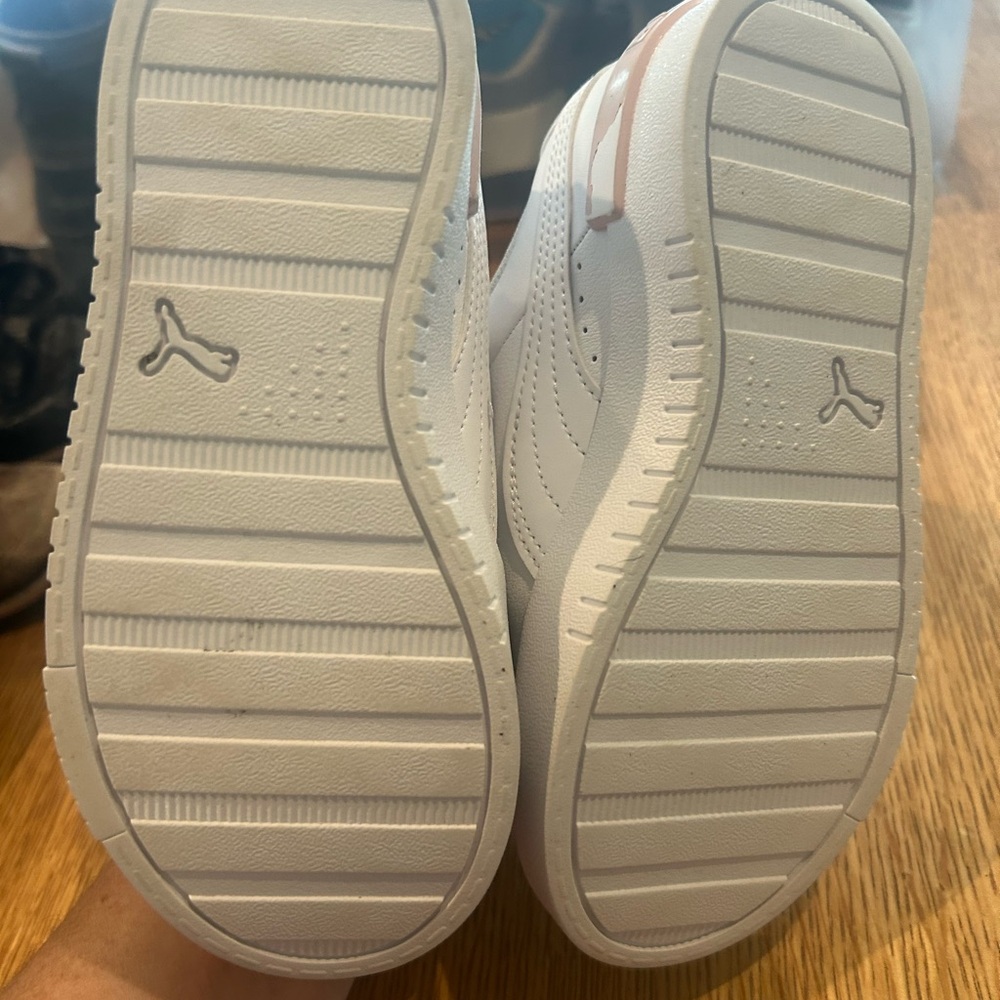 Puma Kids White and Light Pink Sneakers - Picture 6 of 7